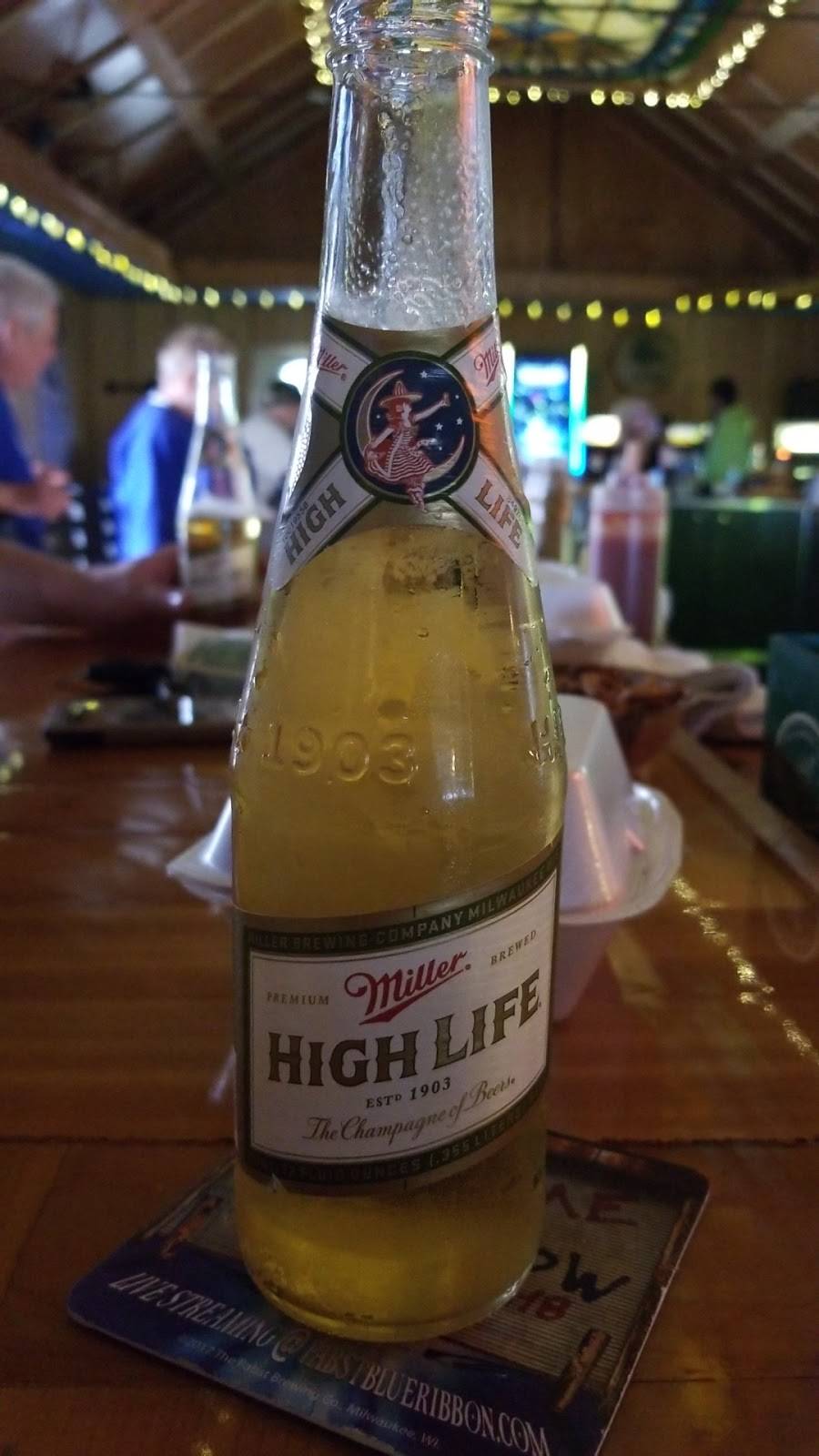 Wedges | restaurant | 2006 N County Road E, Janesville, WI 53548, USA | 6087571444 OR +1 608-757-1444