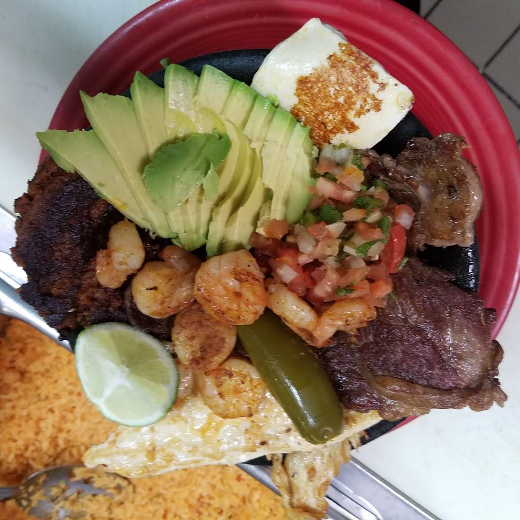 El Mazatlan | restaurant | 302 NC-55 #700, Mt Olive, NC 28365, USA | 9196583555 OR +1 919-658-3555