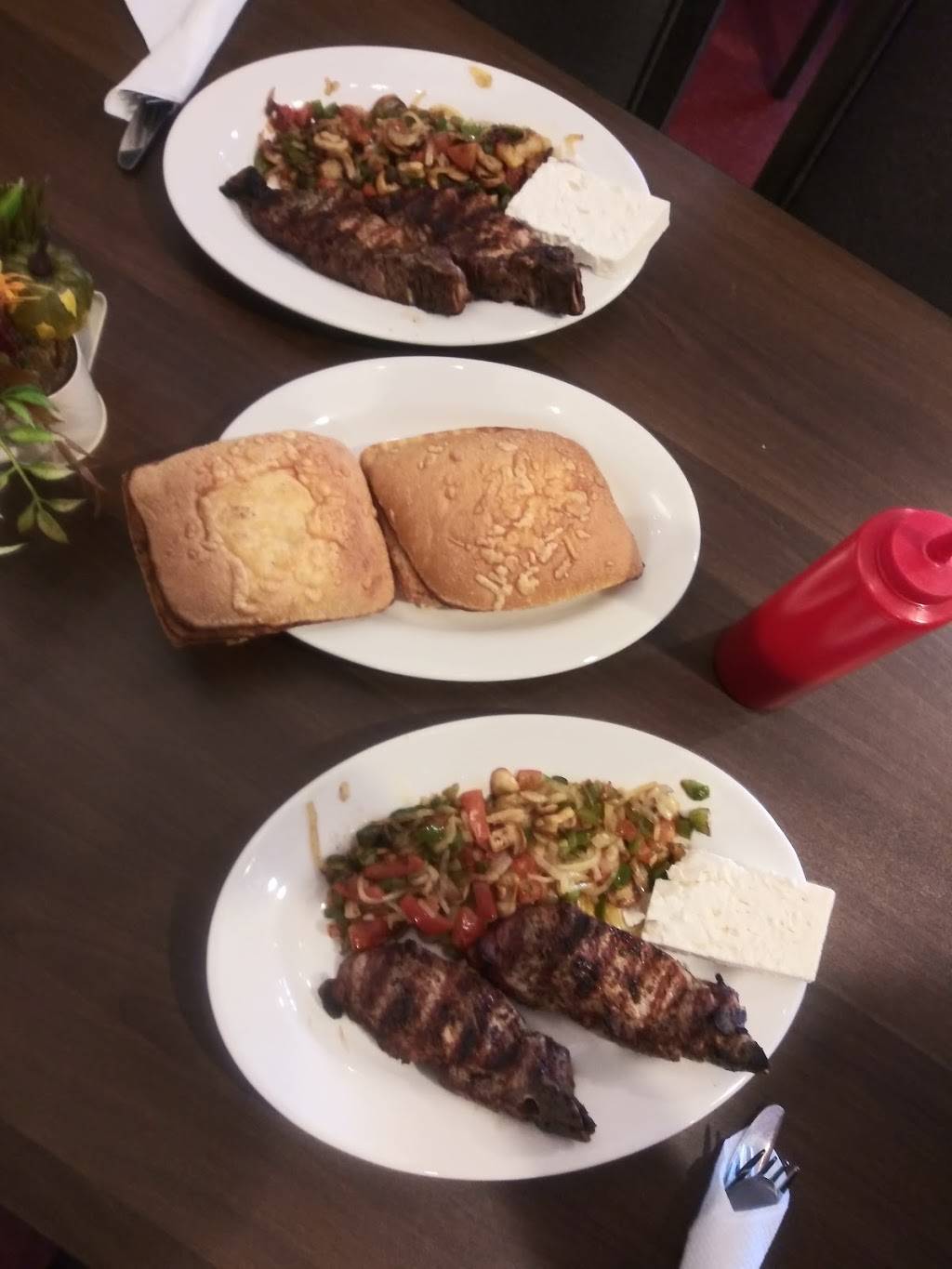 Ilis Cafe | restaurant | 435 Newbury St, Danvers, MA 01923, USA | 9783041374 OR +1 978-304-1374