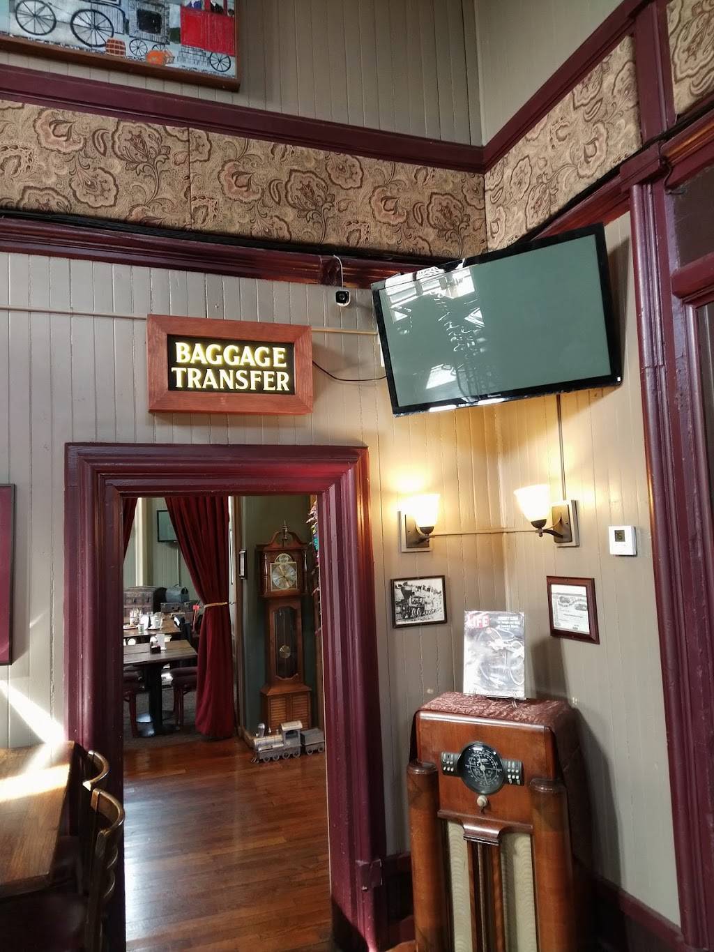 The Berea Depot | restaurant | 30 Depot St, Berea, OH 44017, USA | 4402436169 OR +1 440-243-6169