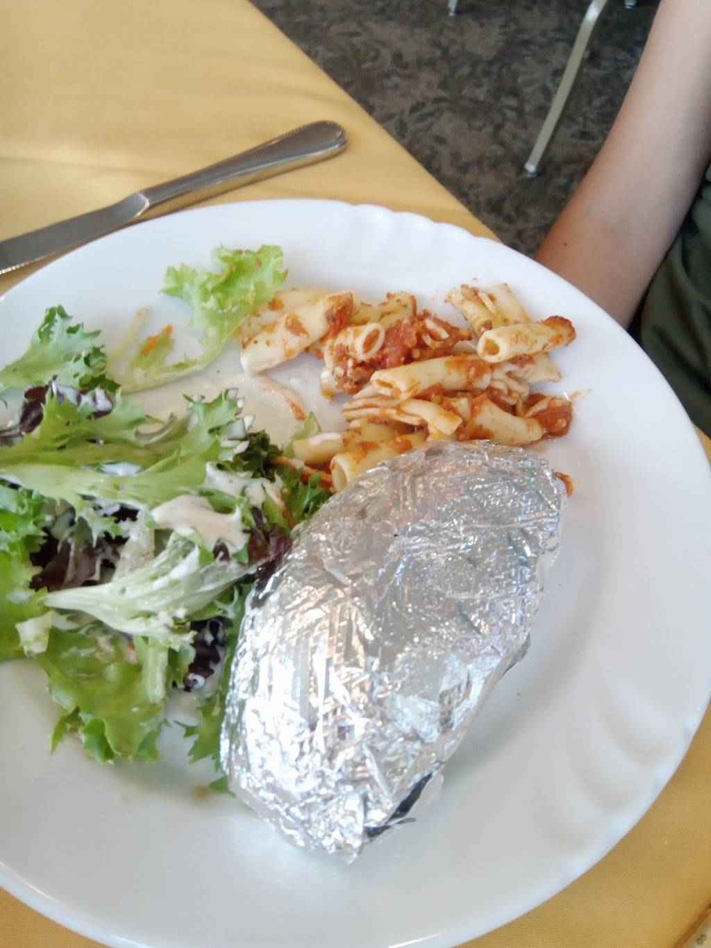 Traditions Restaraunt | restaurant | Beaufort, SC 29902, USA | 8432281566 OR +1 843-228-1566