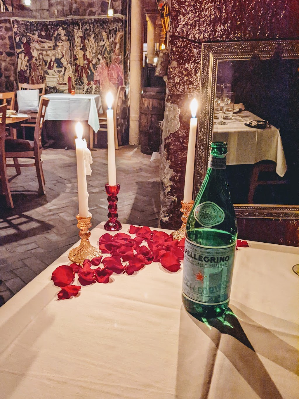 Bistro Romano | restaurant | 120 Lombard St, Philadelphia, PA 19147, USA | 2159258880 OR +1 215-925-8880