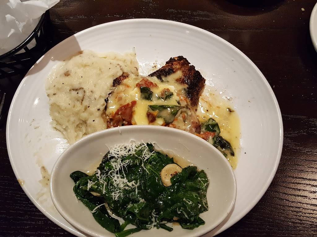 Carrabbas Italian Grill | restaurant | 12363 Hornsby Ln, Newport News, VA 23602, USA | 7572694917 OR +1 757-269-4917