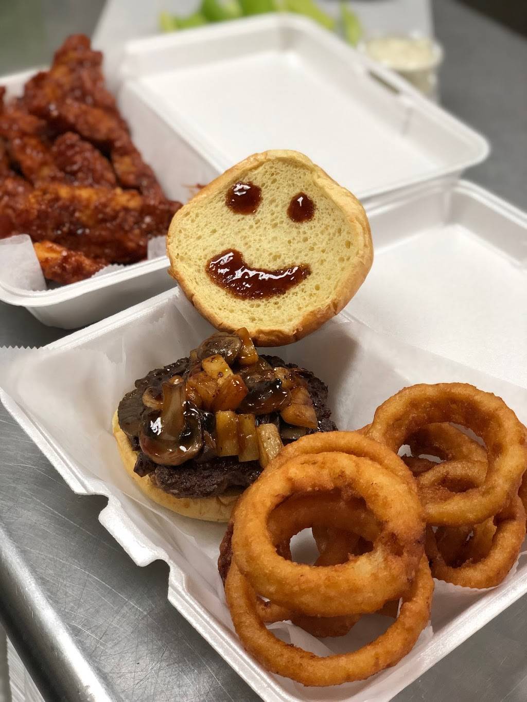 Tom’s Kitchen | restaurant | 1526 Smith St, North Providence, RI 02911, USA | 4013531416 OR +1 401-353-1416