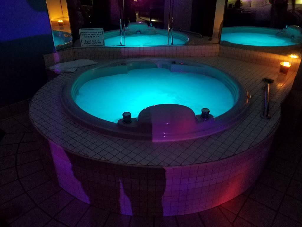 Quality Inn & Suites | restaurant | 1905 John Fries Hwy, Quakertown, PA 18951, USA | 2155383000 OR +1 215-538-3000