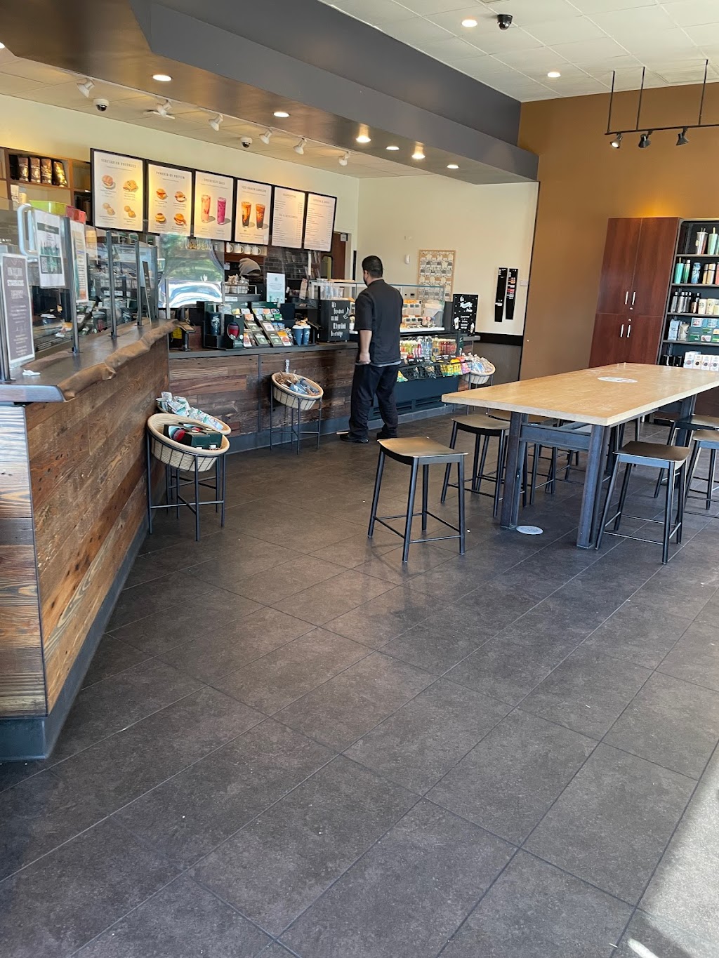Starbucks | cafe | 9002 Sepulveda Blvd, North Hills, CA 91343, USA | 8182216907 OR +1 818-221-6907