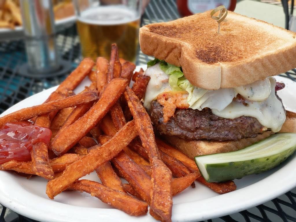 Nellie Greens Restaurant | restaurant | 50 Maple St, Branford, CT 06405, USA | 2034838400 OR +1 203-483-8400