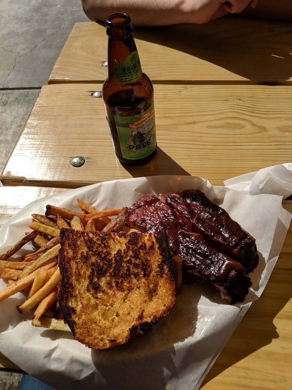 Coles Bar-B-Q | restaurant | 2590 Portola Dr, Santa Cruz, CA 95062, USA | 8314764424 OR +1 831-476-4424