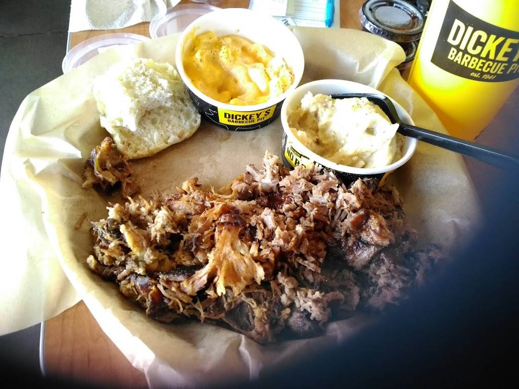Dickeys Barbecue Pit | restaurant | 2540 Granite Ln, Lebanon, MO 65536, USA | 4175324227 OR +1 417-532-4227