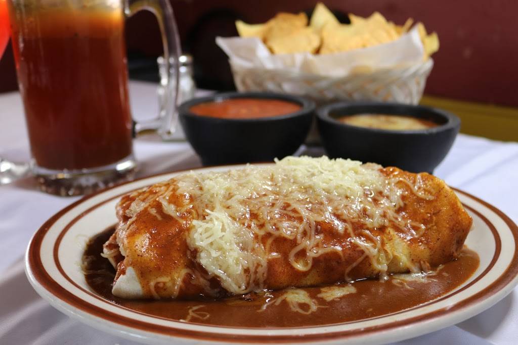 La Villa Restaurant | restaurant | 57 E 11th St, Tracy, CA 95376, USA | 2098325032 OR +1 209-832-5032