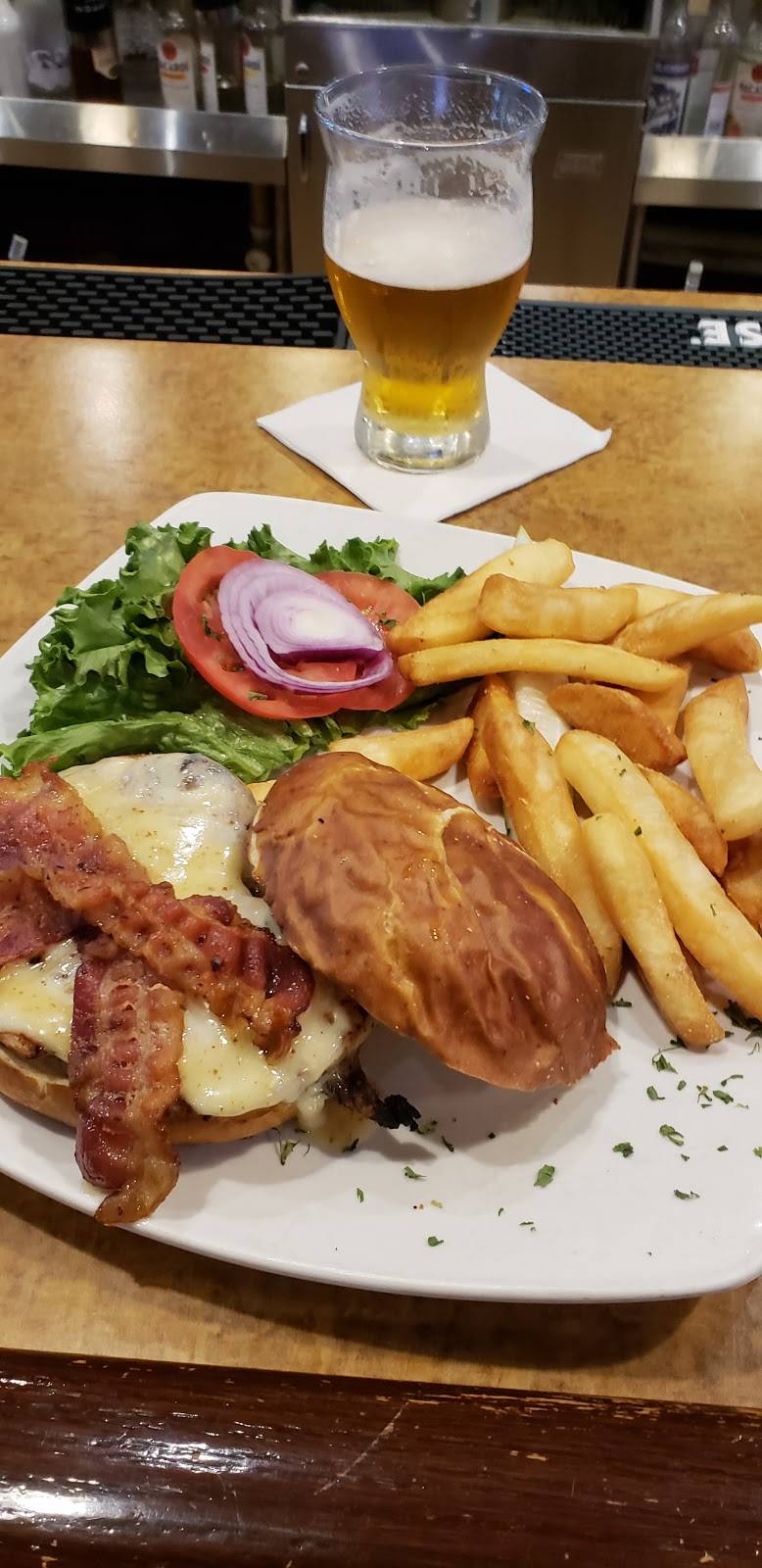 Stone City Saloon | restaurant | 721 N Independence Blvd, Romeoville, IL 60446, USA | 8155244704 OR +1 815-524-4704