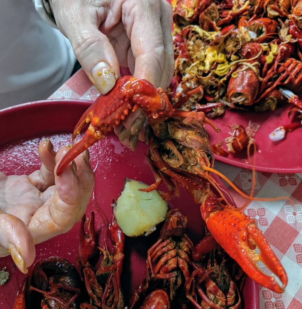 Richards Seafood Patio | restaurant | 1516 S Henry St, Abbeville, LA 70510, USA | 3378931693 OR +1 337-893-1693