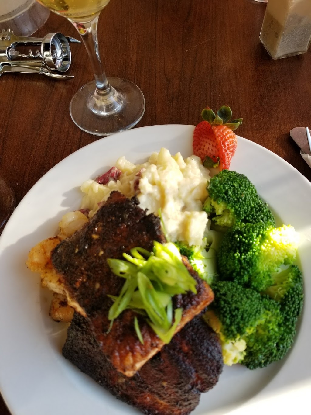 1917 American Bistro | restaurant | 19416 Livernois, Detroit, MI 48221, USA | 3138631917 OR +1 313-863-1917