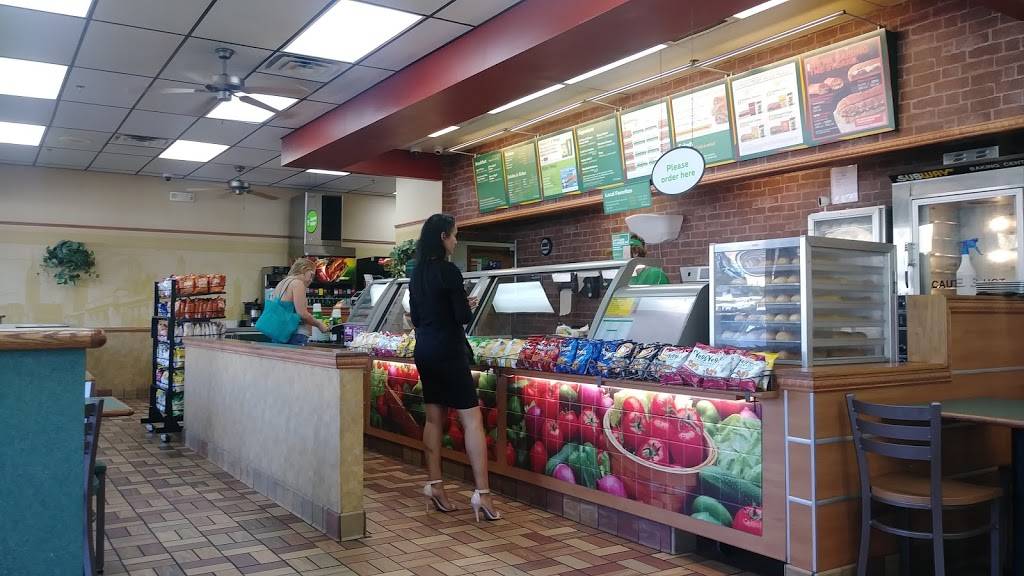 Subway Restaurants | restaurant | 2276 Griffin Rd, Lakeland, FL 33810, USA | 8638162866 OR +1 863-816-2866