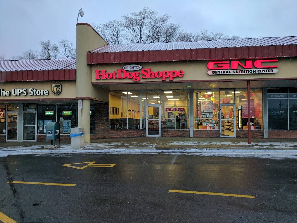 Brighton Hot Dog Shoppe | restaurant | 5990 University Blvd, Moon, PA 15108, USA | 4122999212 OR +1 412-299-9212