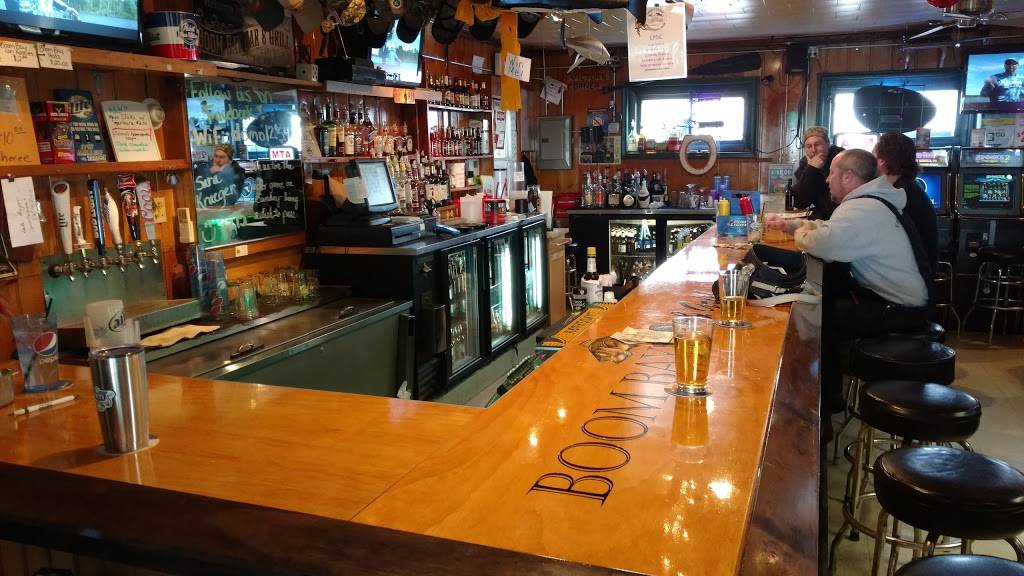 Boom Bay Bar and Grill | restaurant | 7884 Cut Off Ln, Larsen, WI 54947, USA | 9208362073 OR +1 920-836-2073