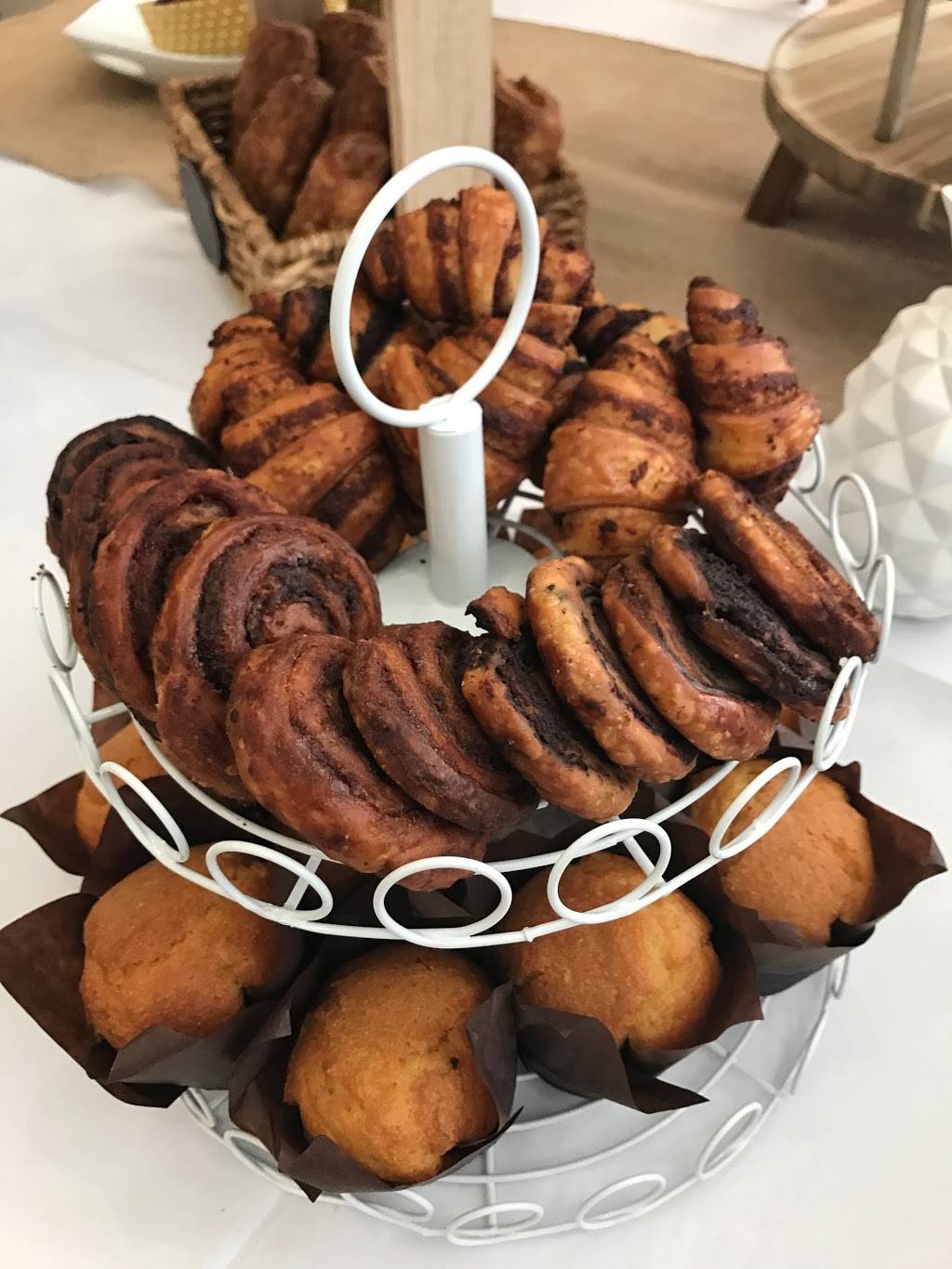 So Heavenly | bakery | 2228 NE 123rd St, North Miami, FL 33181, USA | 7869998432 OR +1 786-999-8432