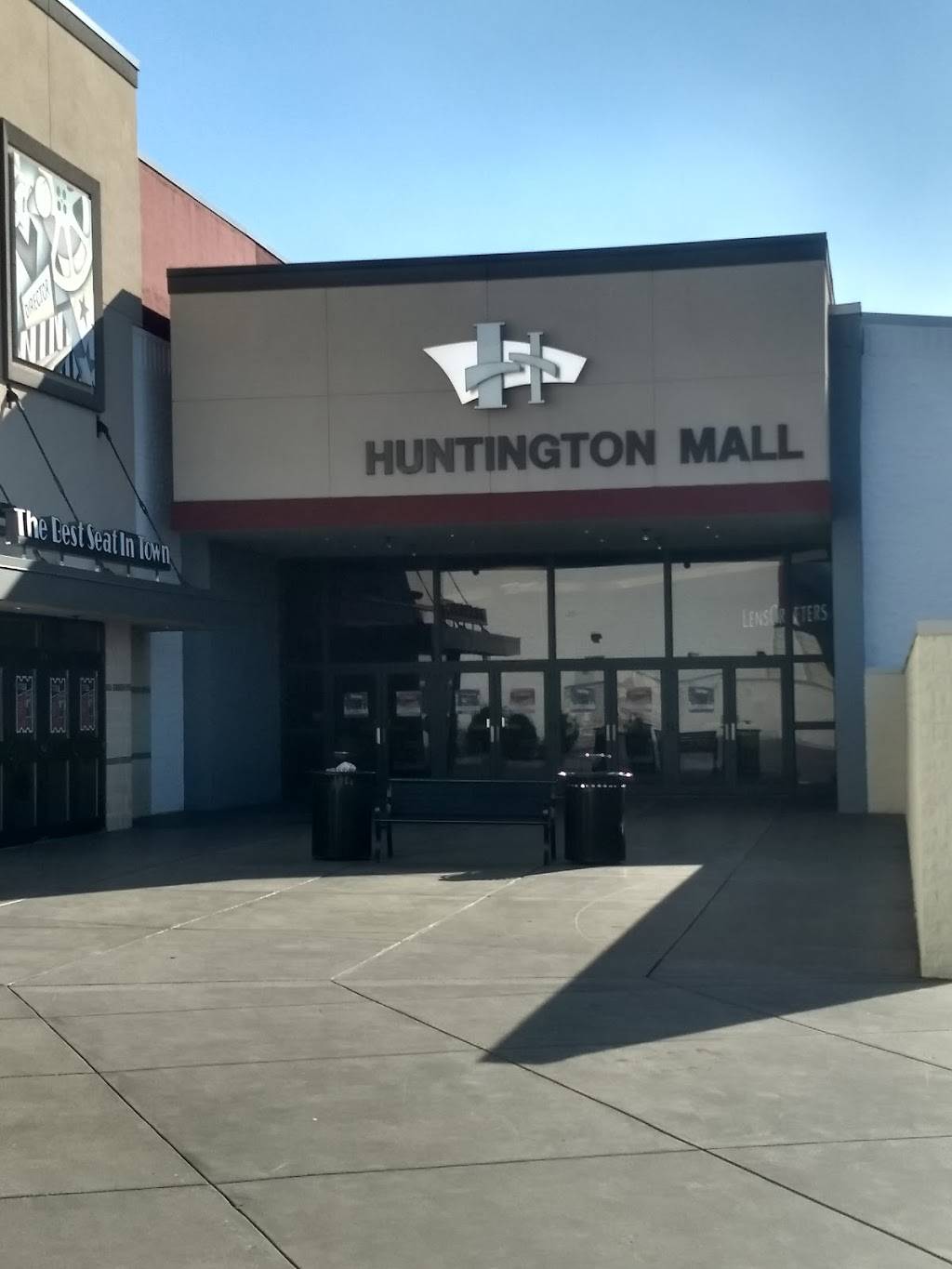 Cinemark Huntington Mall | meal takeaway | 500 E Mall Rd Suite 700, Barboursville, WV 25504, USA | 3047333984 OR +1 304-733-3984