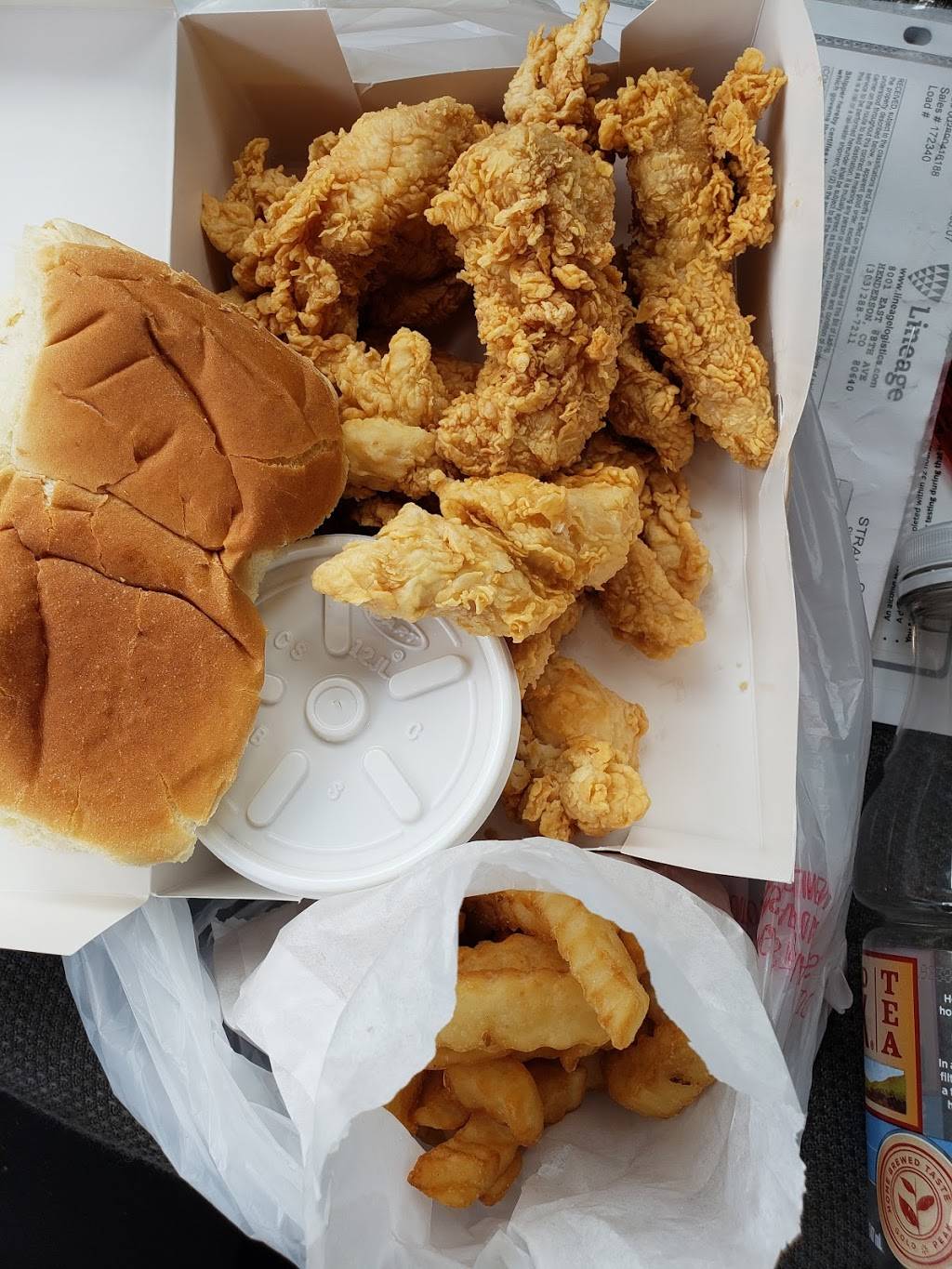 Lisas Chicken | restaurant | 3770 Hemphill St #5260, Fort Worth, TX 76110, USA | 8174209933 OR +1 817-420-9933