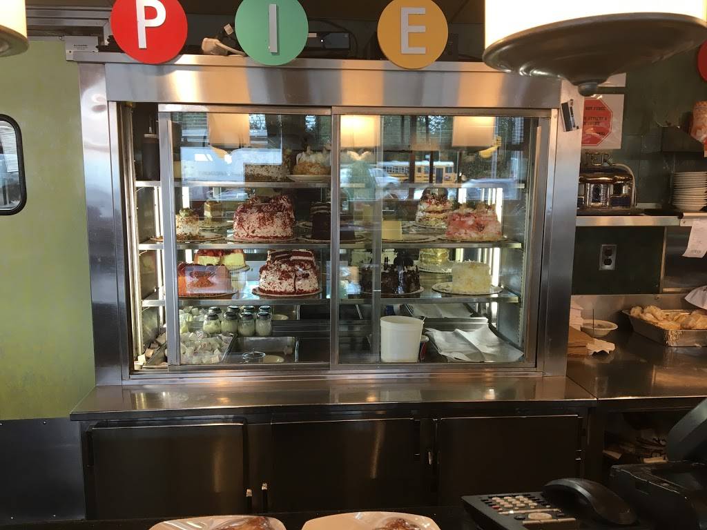 Lindenwood Diner | restaurant | 2870 Linden Blvd, Brooklyn, NY 11208, USA | 7182356343 OR +1 718-235-6343