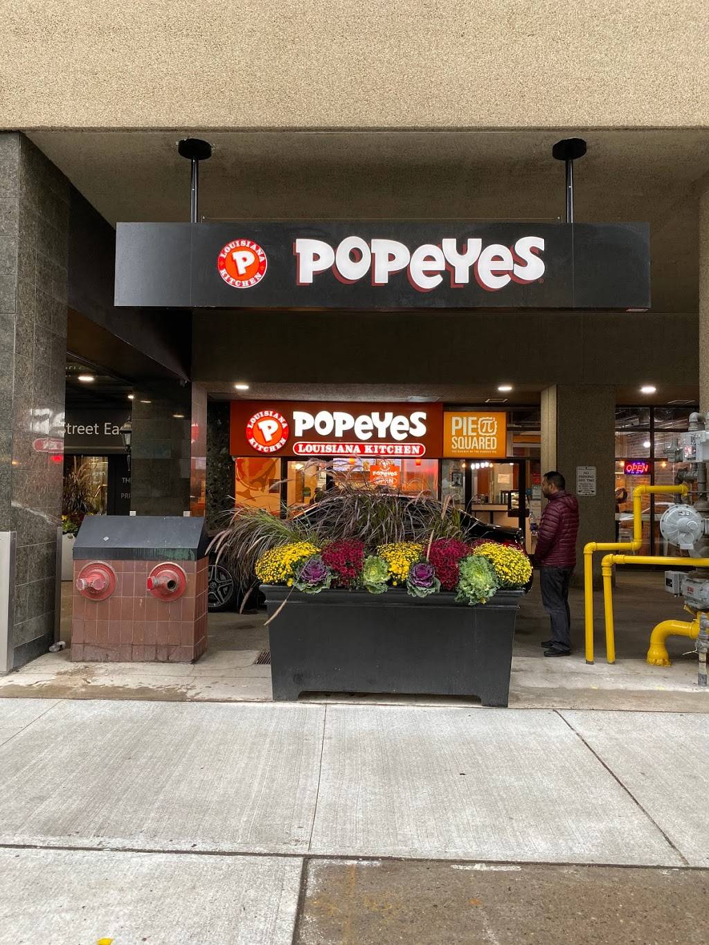 Popeyes Louisiana Kitchen | restaurant | 366 Bloor St E Unit 1, Toronto, ON M4W 1H4, Canada | 4169203600 OR +1 416-920-3600