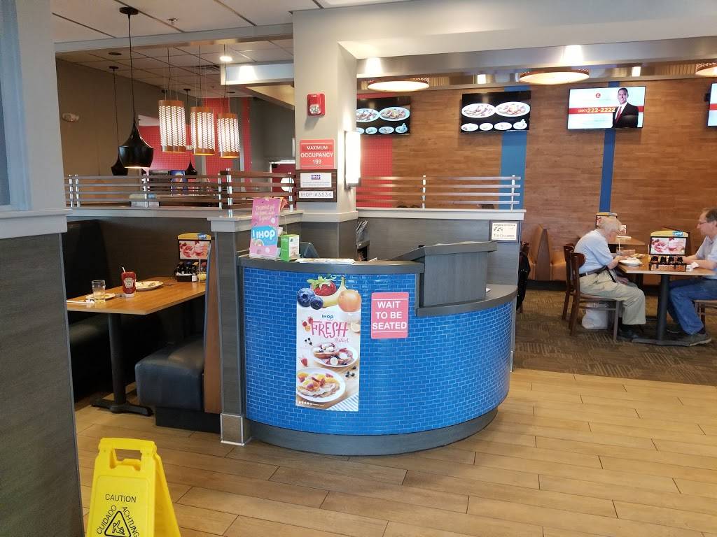 IHOP | bakery | 649 Turner St, Auburn, ME 04210, USA | 2073307081 OR +1 207-330-7081