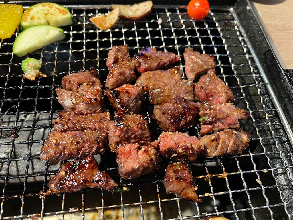 Quarters Korean BBQ | restaurant | 3465 W 6th St #C-130, Los Angeles, CA 90020, USA | 2133658111 OR +1 213-365-8111