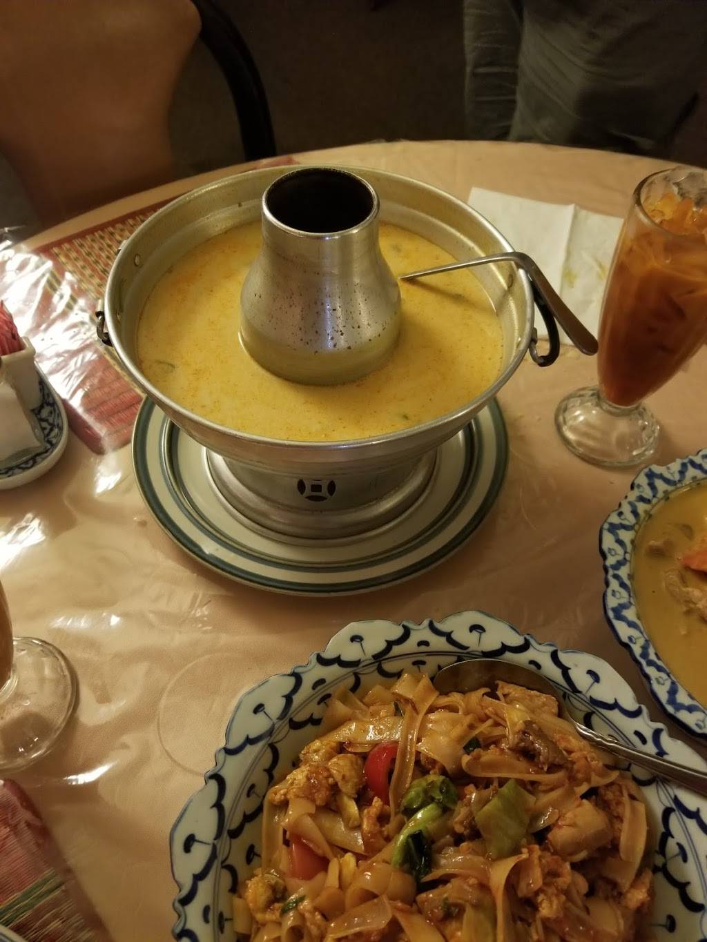 Thai Kitchen | restaurant | 122 N 11th Ave, Hanford, CA 93230, USA | 5595831212 OR +1 559-583-1212