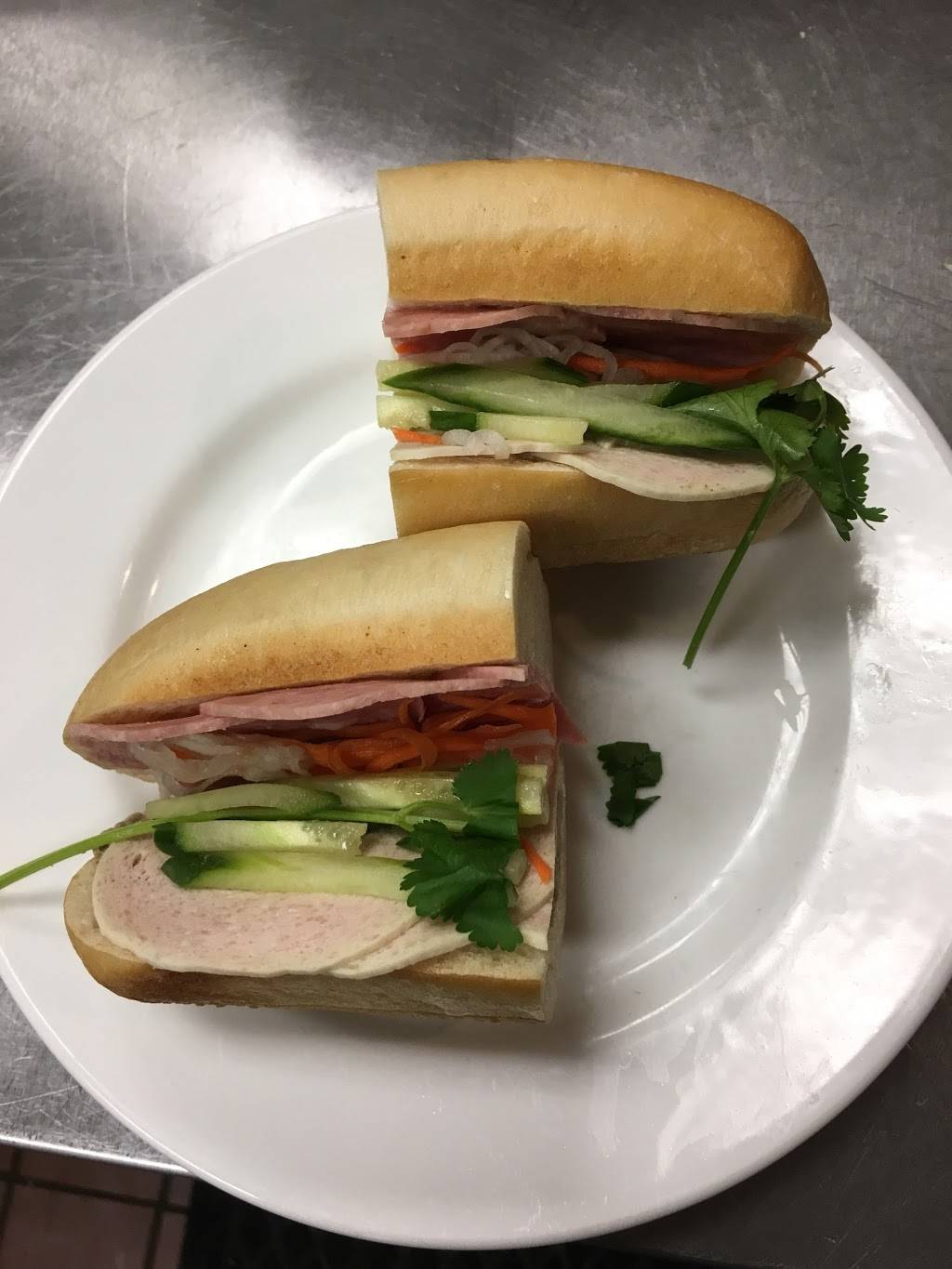 Mint & Lime Asian Bistro | restaurant | 7180 Fulton Rd NW, Canton, OH 44718, USA | 3302803868 OR +1 330-280-3868