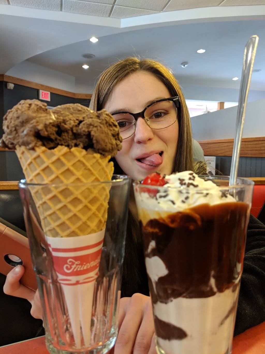 Friendlys | restaurant | 350 Dove Run Centre Dr, Middletown, DE 19709, USA | 3023765811 OR +1 302-376-5811