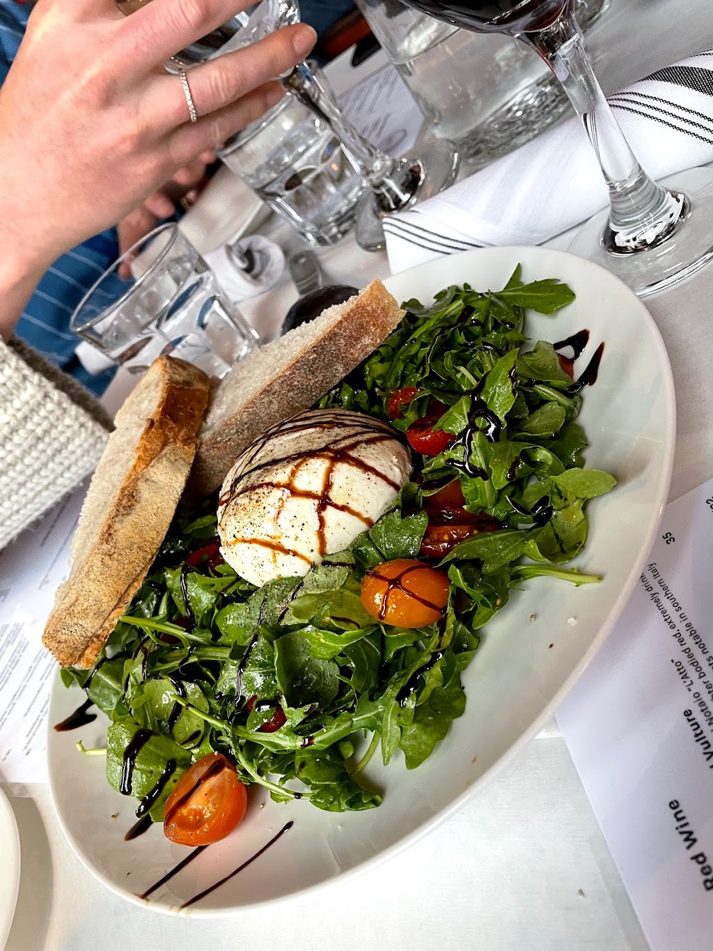 Munno Pizzeria & Bistro | restaurant | 4656 N Clark St, Chicago, IL 60640, USA | 7739427575 OR +1 773-942-7575