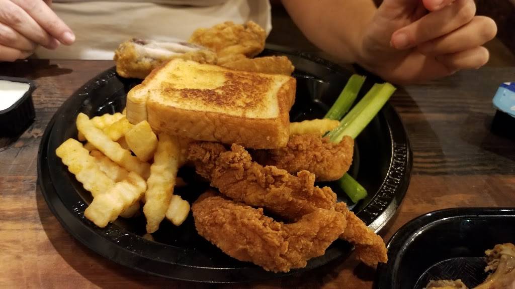 Zaxbys | restaurant | 928 E Semoran Blvd, Apopka, FL 32703, USA | 4075834528 OR +1 407-583-4528