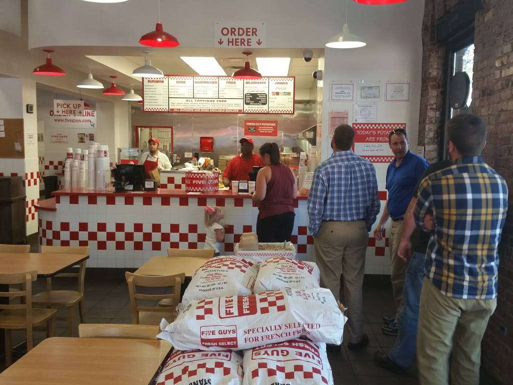 Five Guys | meal takeaway | 401 Broad St, Chattanooga, TN 37402, USA | 4235318267 OR +1 423-531-8267