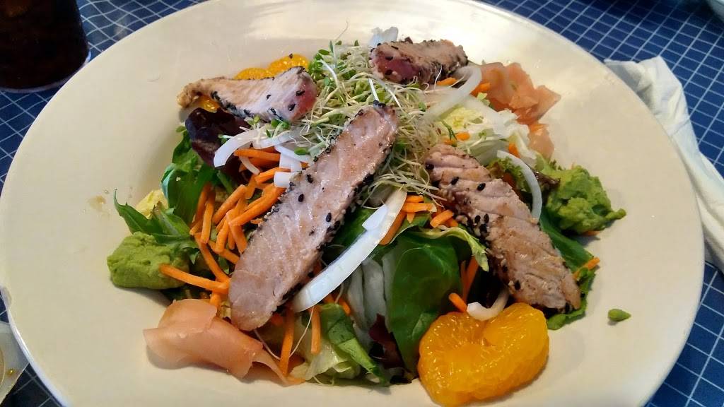 Sanitary Fish Market and Restaurant | restaurant | 501 Evans St, Morehead City, NC 28557, USA | 2522473111 OR +1 252-247-3111