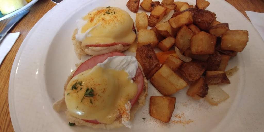 Irelands Four Courts | restaurant | 2051 Wilson Blvd, Arlington, VA 22201, USA | 7035253600 OR +1 703-525-3600