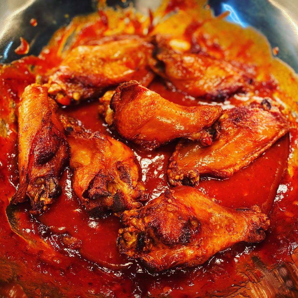 Wingman | restaurant | 5731 Rendon Bloodworth Rd, Fort Worth, TX 76140, USA | 8173954659 OR +1 817-395-4659