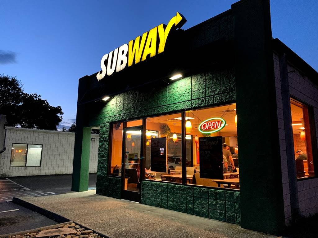 Subway | restaurant | 610 Dolly Parton Pkwy, Sevierville, TN 37862, USA | 8654298741 OR +1 865-429-8741