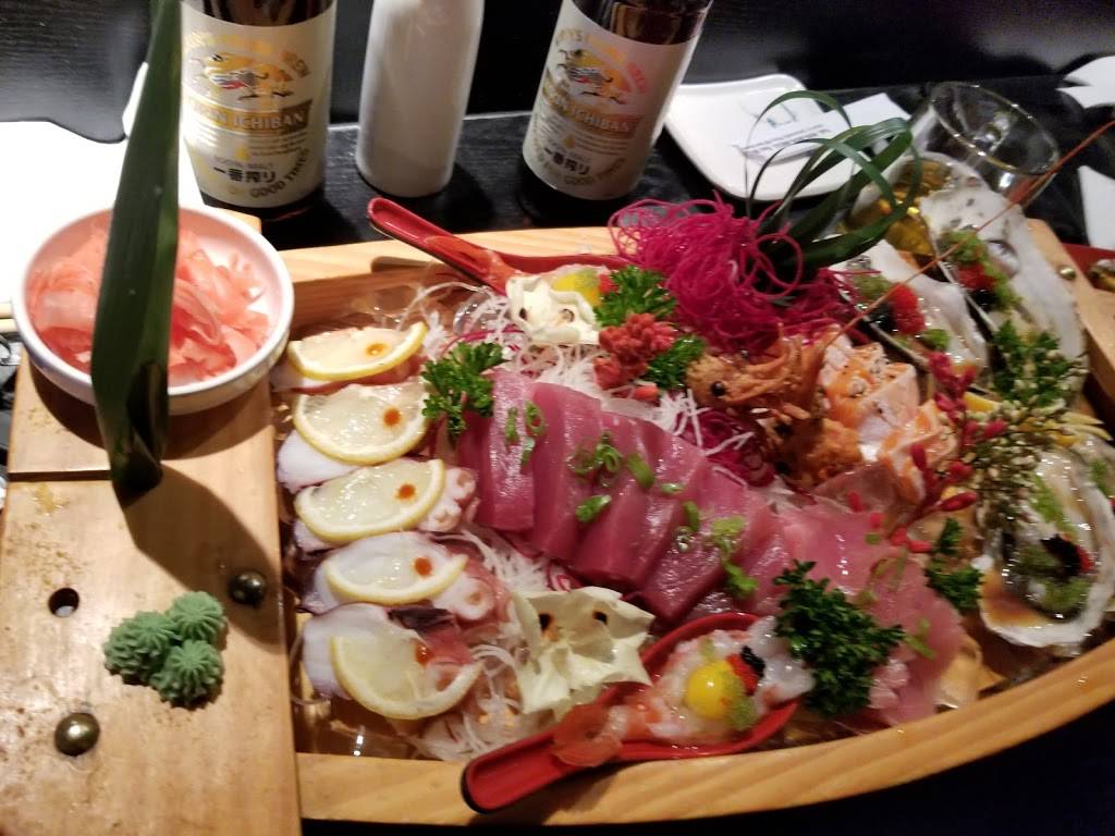 Rock & Roll Sushi | restaurant | 5244 University Pkwy B, San Bernardino, CA 92407, USA | 9098048811 OR +1 909-804-8811