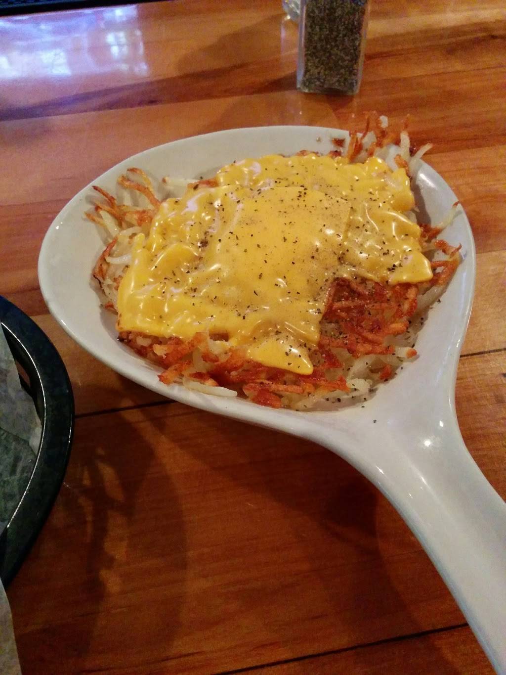 Tracks Bar and Family Dining | restaurant | W7916 Carlton Rd, Spooner, WI 54801, USA | 7156353399 OR +1 715-635-3399