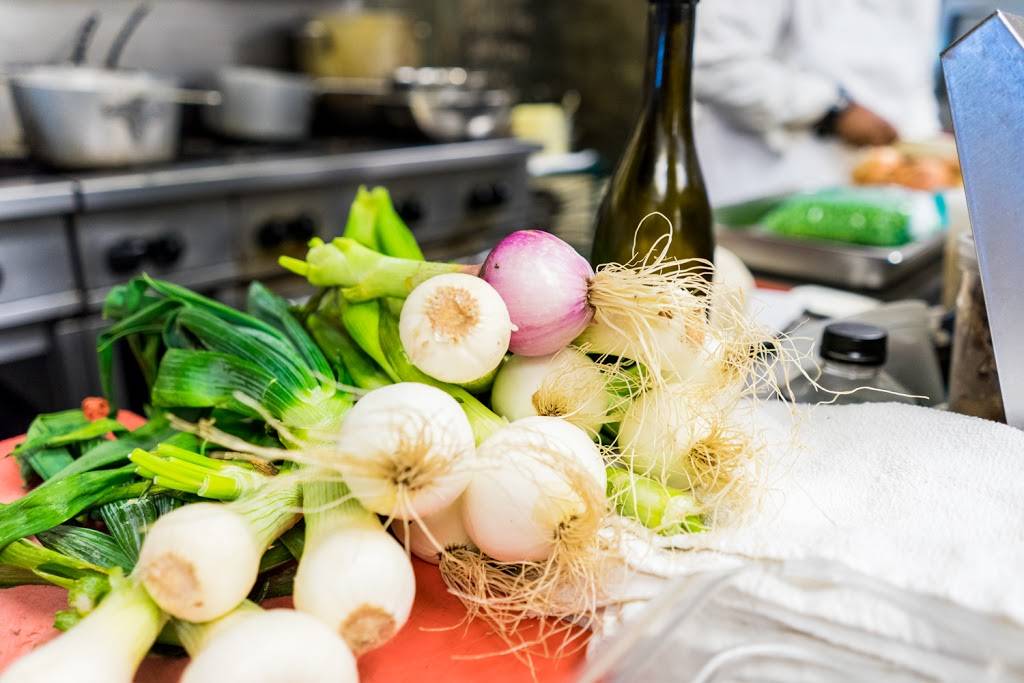 Mandolin | restaurant | 2519 Fairview Rd, Raleigh, NC 27608, USA | 9193220365 OR +1 919-322-0365