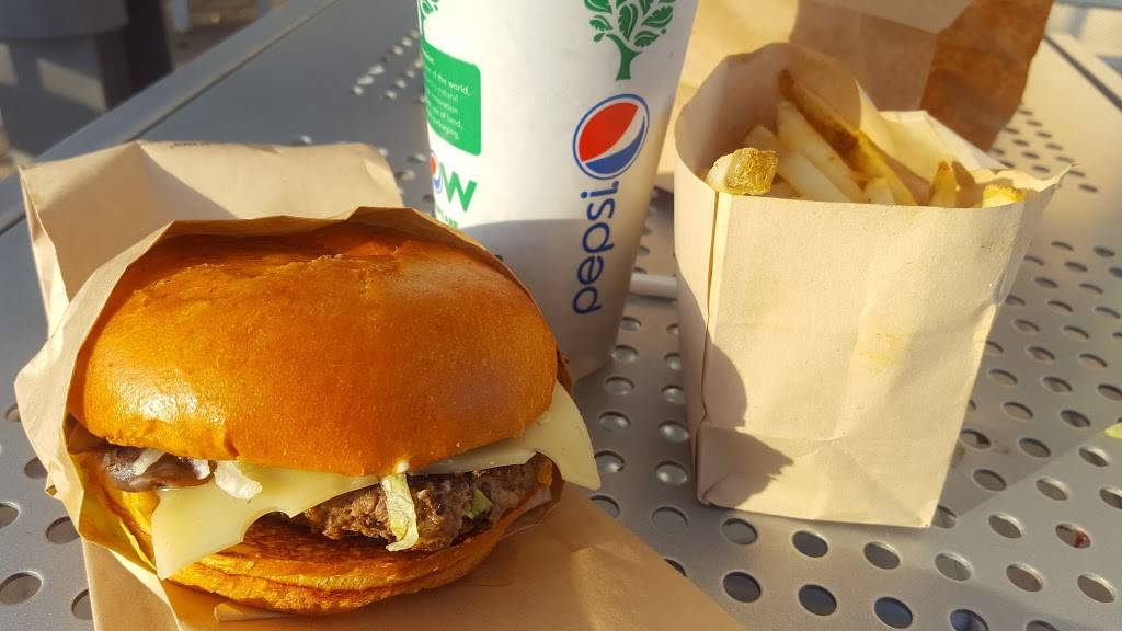 SIZZLE | restaurant | 400 W Big Springs Rd, Riverside, CA 92507, USA | 9518273456 OR +1 951-827-3456