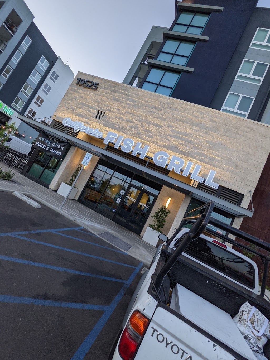 California Fish Grill | restaurant | 19525 Nordhoff St Suite 40, Northridge, CA 91324, USA | 7472344120 OR +1 747-234-4120