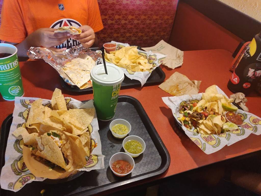 Moes Southwest Grill | restaurant | 2383 S Hwy 27, Clermont, FL 34711, USA | 3527086722 OR +1 352-708-6722