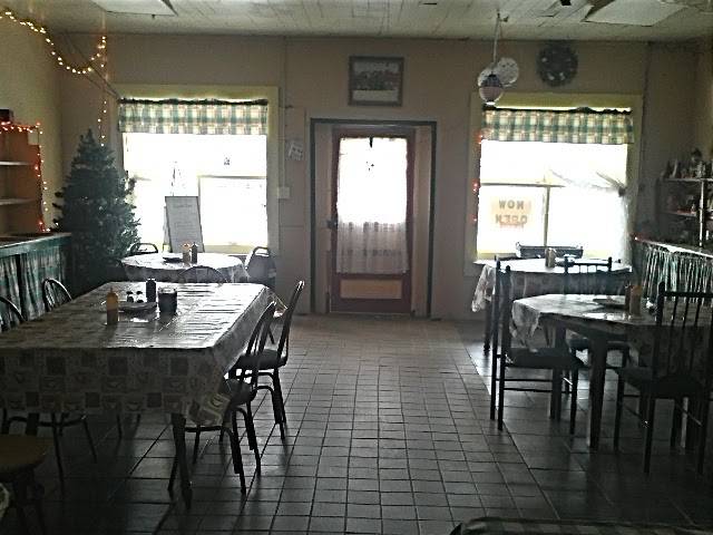 Gramma Kellys Kitchen | restaurant | 7 Front St, Dellrose, TN 38453, USA | 9317325590 OR +1 931-732-5590