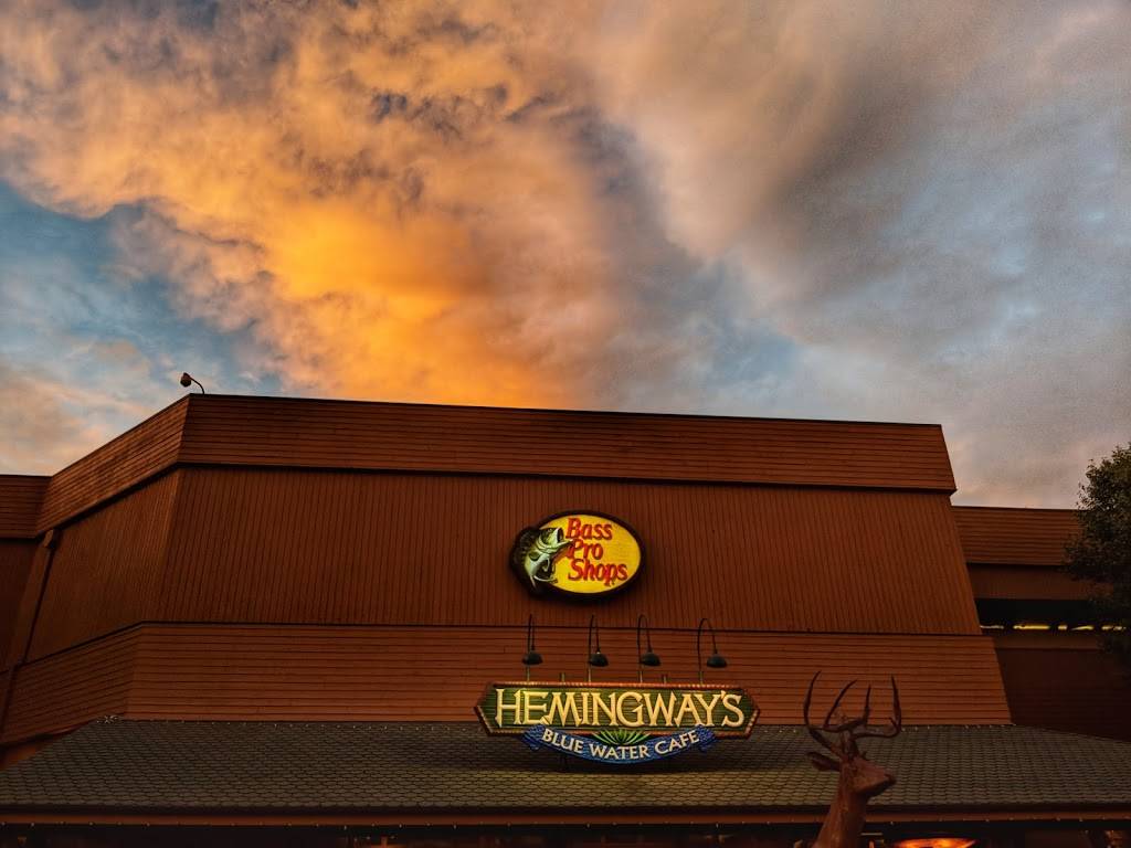 Hemingways | restaurant | 1935 S Campbell Ave, Springfield, MO 65807, USA | 4178915100 OR +1 417-891-5100