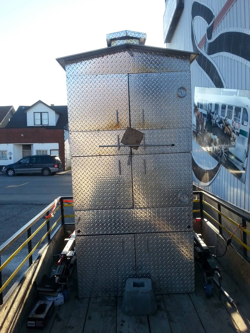 Browns Breaktime Lounge | night club | 1118 Drouillard Rd, Windsor, ON N8Y 2R1, Canada | 5192548762 OR +1 519-254-8762