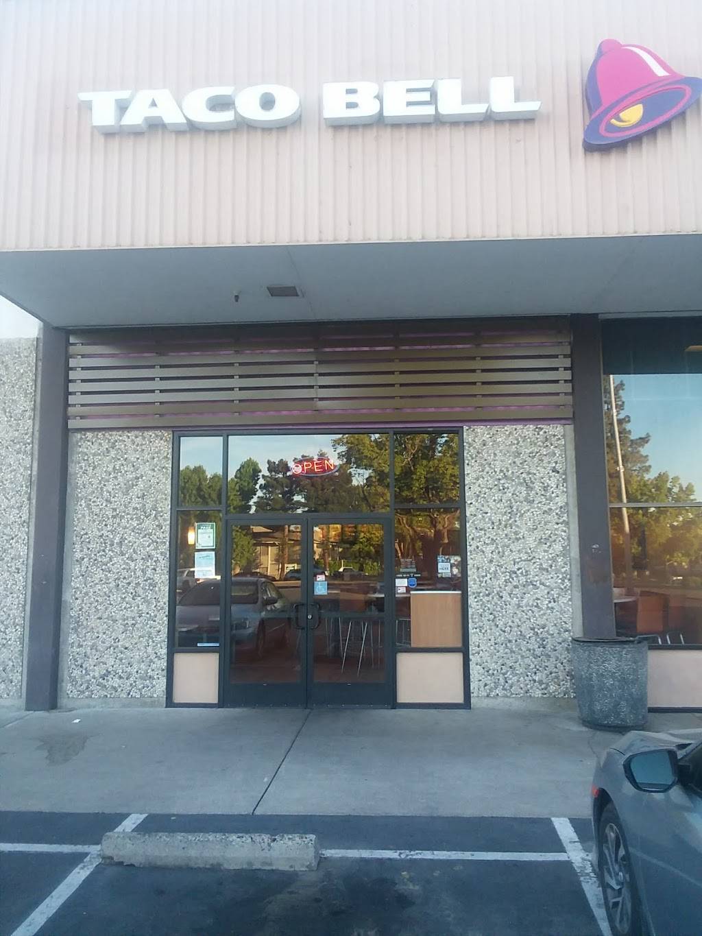 Taco Bell | meal takeaway | 356 Florin Rd, Sacramento, CA 95831, USA | 9163938557 OR +1 916-393-8557