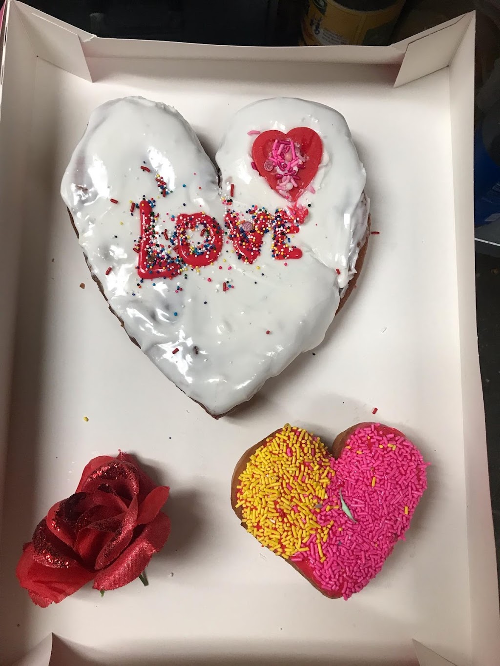 The Donut Palace | restaurant | 1406 N Buckeye Ave, Abilene, KS 67410, USA | 7852633489 OR +1 785-263-3489