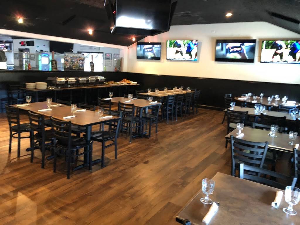 Triple Play Sports Bar and Grille | restaurant | 16 Straits Turnpike, Watertown, CT 06795, USA | 8604172877 OR +1 860-417-2877