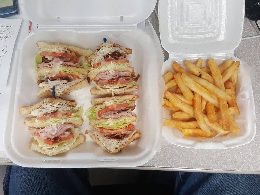 Charlenes Coyote Grille | restaurant | 5500 St Lucie Blvd, Fort Pierce, FL 34946, USA | 7728019302 OR +1 772-801-9302